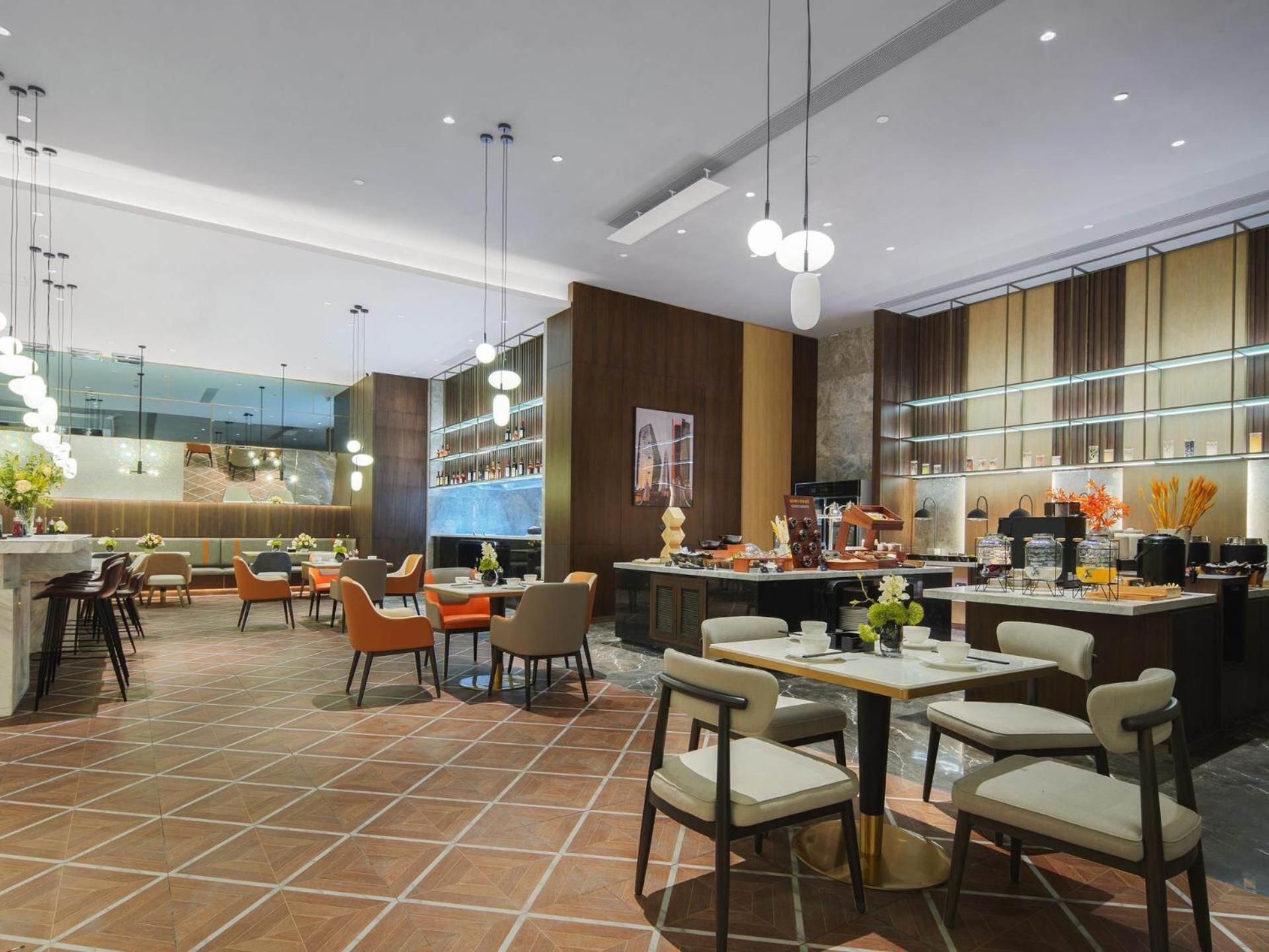 Park Inn By Radisson Nanchong Yilong Star City Plaza Eksteriør billede